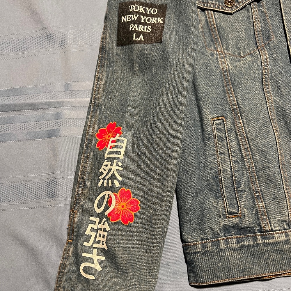 Custom Designed Denim Jacket Medium - Picture 5 of 10